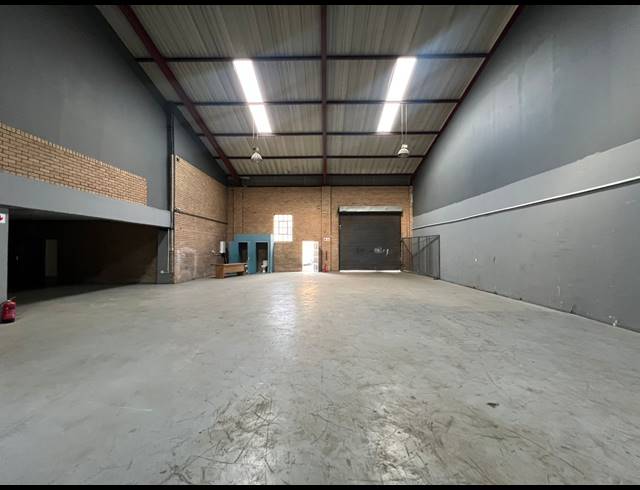 420M² WAREHOUSE TO LET IN SUNDERLAND RIDGE